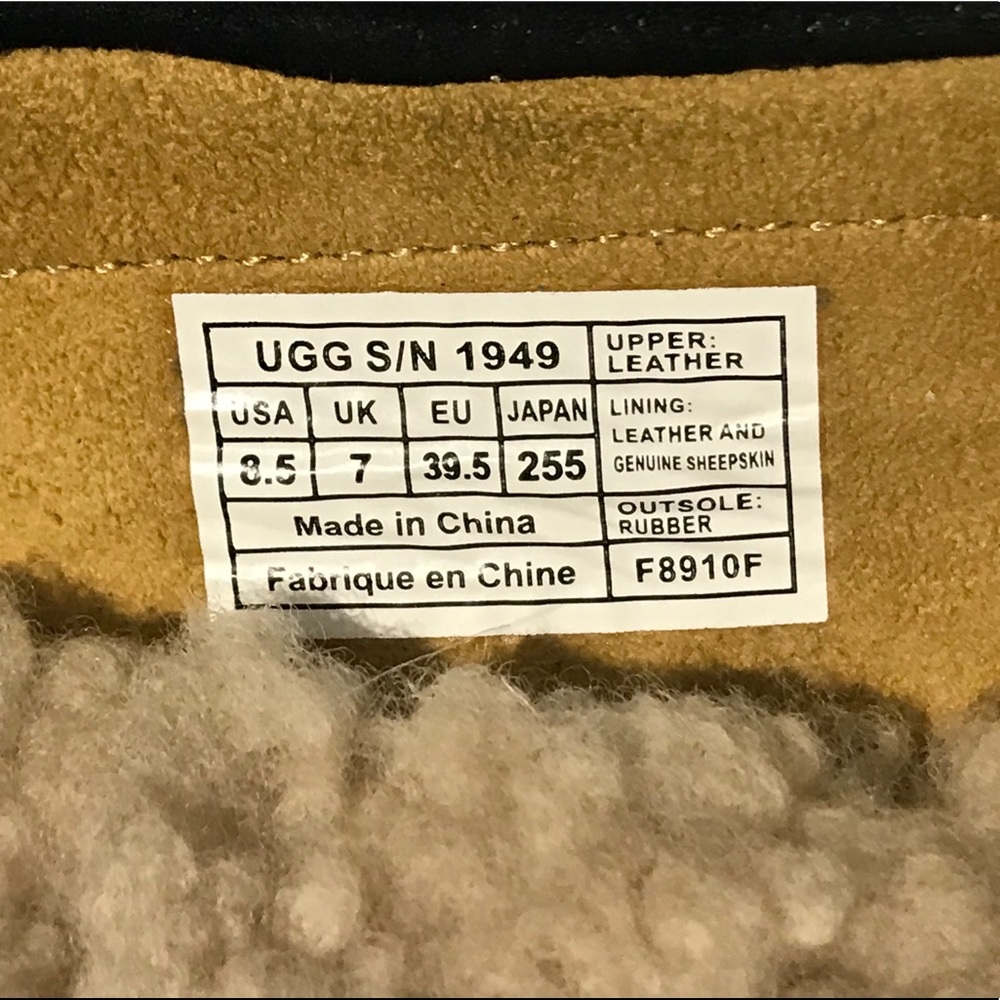 🎉Sale🎉Ugg women’s black suede fringe moccasins - Picture 9 of 13